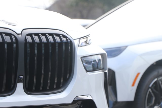 Vehicle image 10 of 38