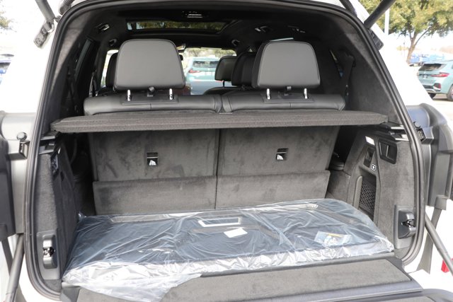 Vehicle image 36 of 38