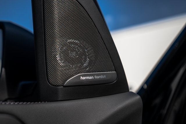 Vehicle image 17 of 46