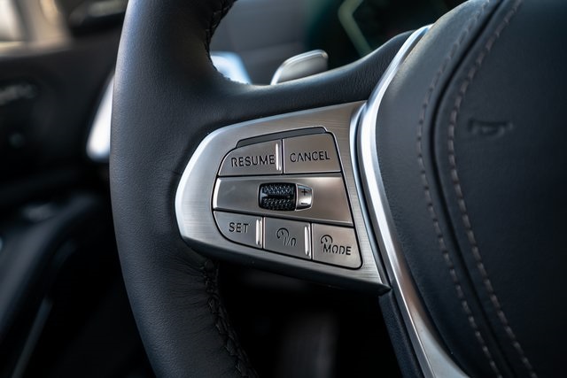 Vehicle image 32 of 46