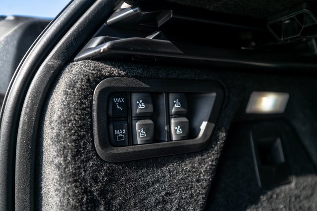 Vehicle image 43 of 46