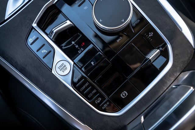 Vehicle image 24 of 46