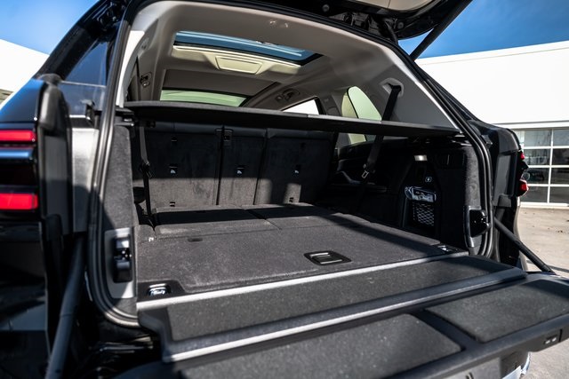 Vehicle image 42 of 46