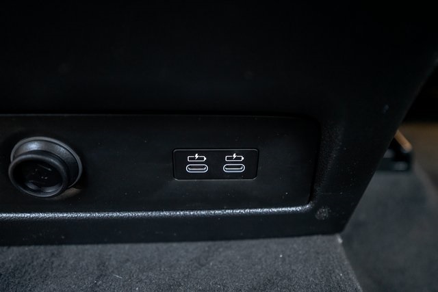 Vehicle image 37 of 46