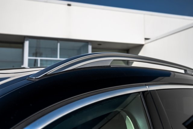 Vehicle image 10 of 46