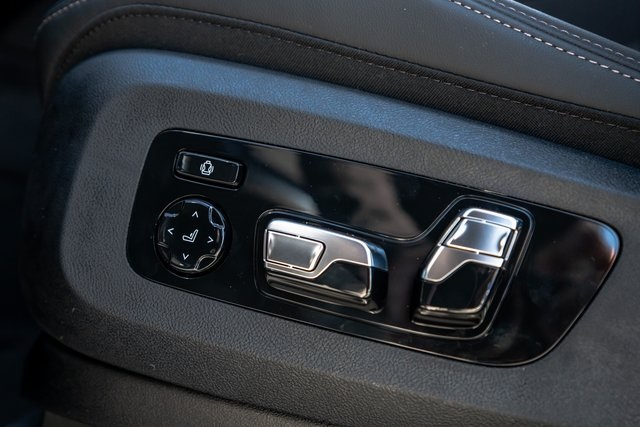 Vehicle image 19 of 46