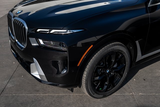 Vehicle image 7 of 46