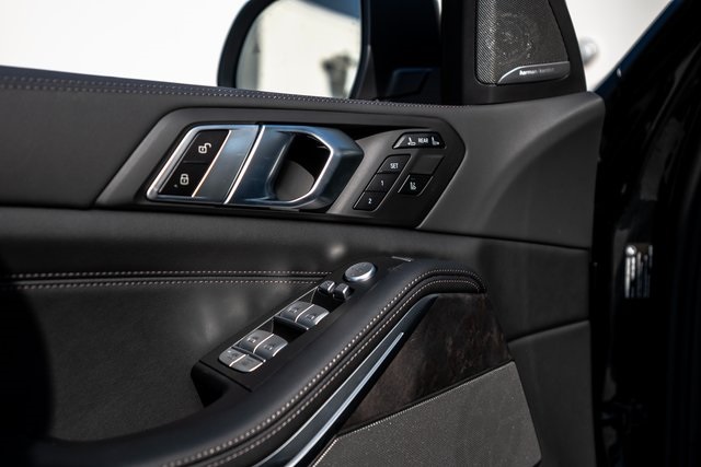 Vehicle image 16 of 46