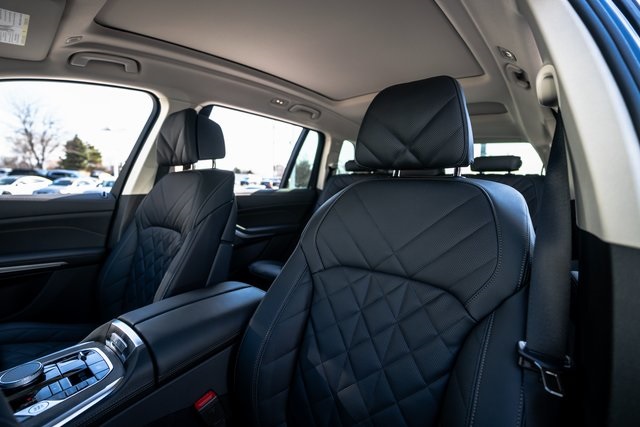 Vehicle image 15 of 46