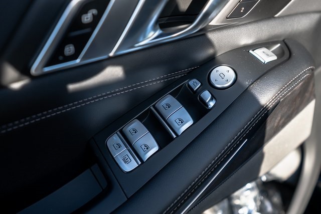 Vehicle image 18 of 46