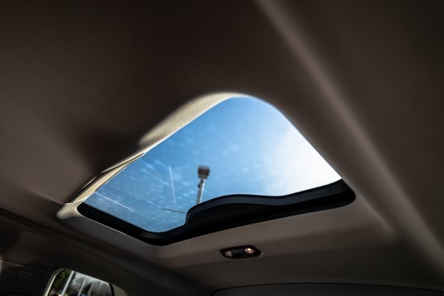 Vehicle image 40 of 46