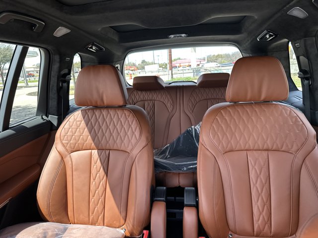 Vehicle image 32 of 37