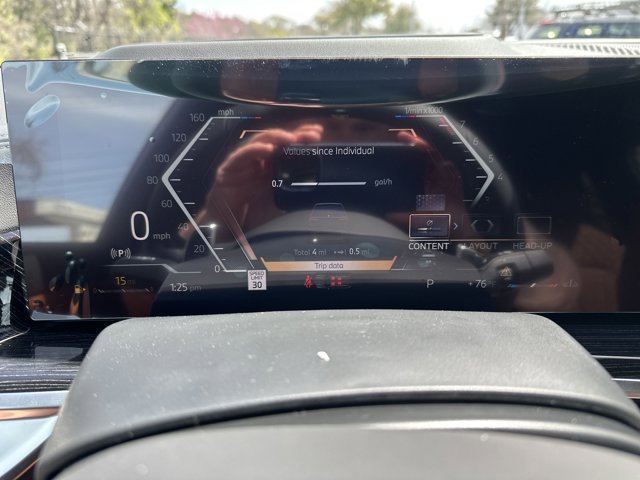 Vehicle image 23 of 37