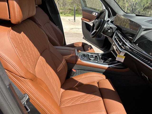 Vehicle image 20 of 37