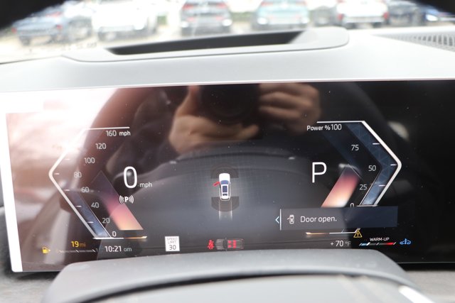 Vehicle image 19 of 38