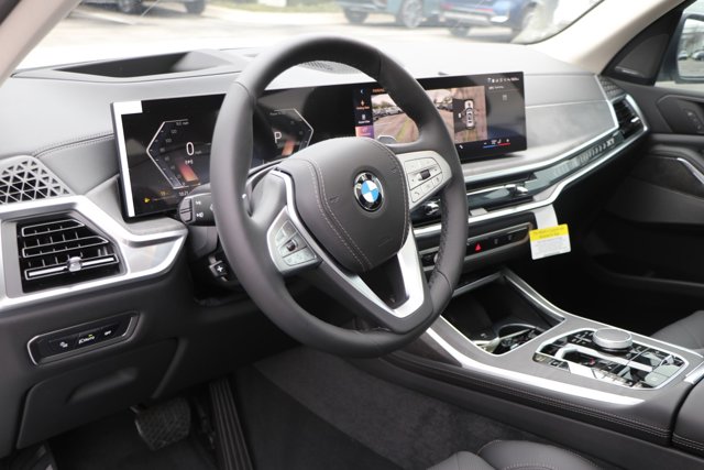 Vehicle image 13 of 38