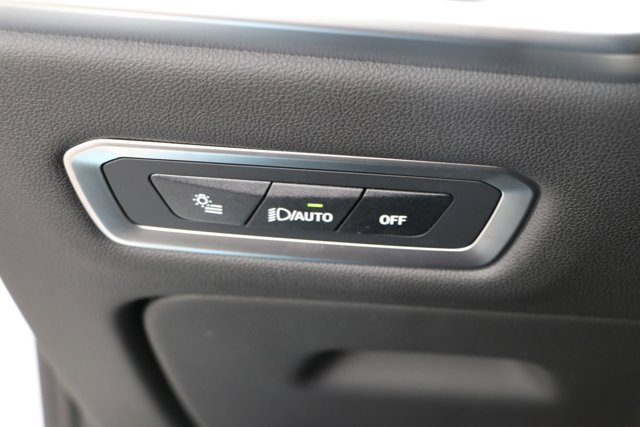 Vehicle image 24 of 38