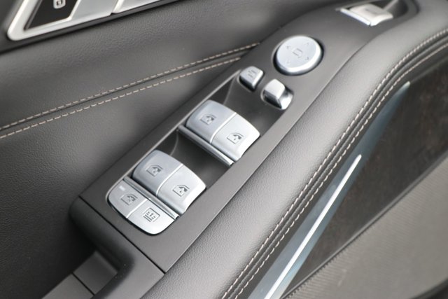 Vehicle image 26 of 38