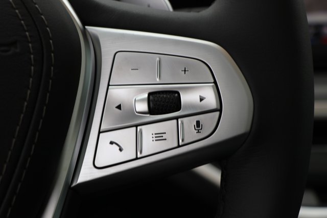 Vehicle image 18 of 38