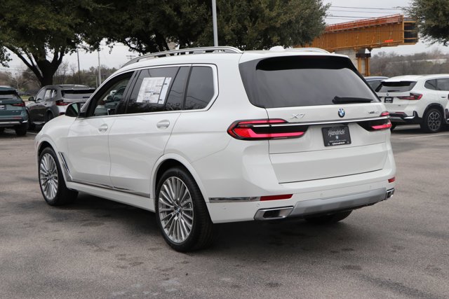 Vehicle image 7 of 38