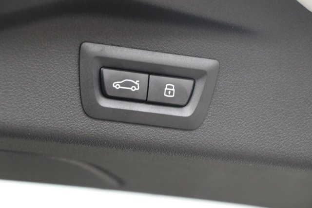 Vehicle image 37 of 38