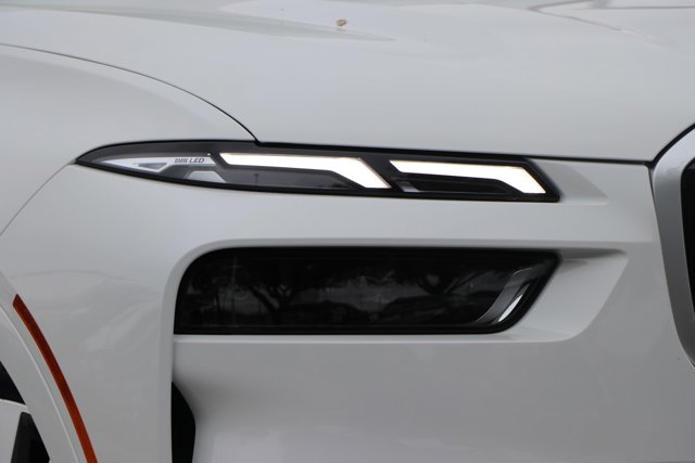 Vehicle image 9 of 38