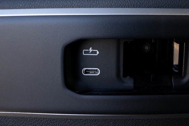 Vehicle image 20 of 36