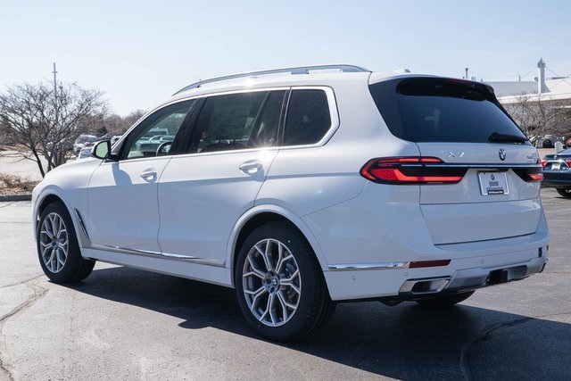 Vehicle image 6 of 36