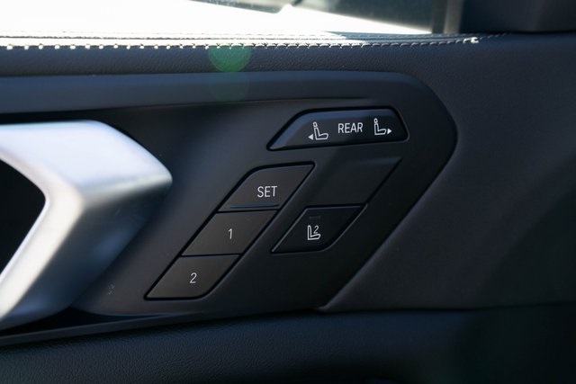 Vehicle image 16 of 36