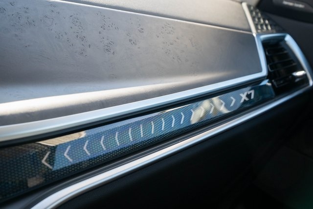 Vehicle image 27 of 36