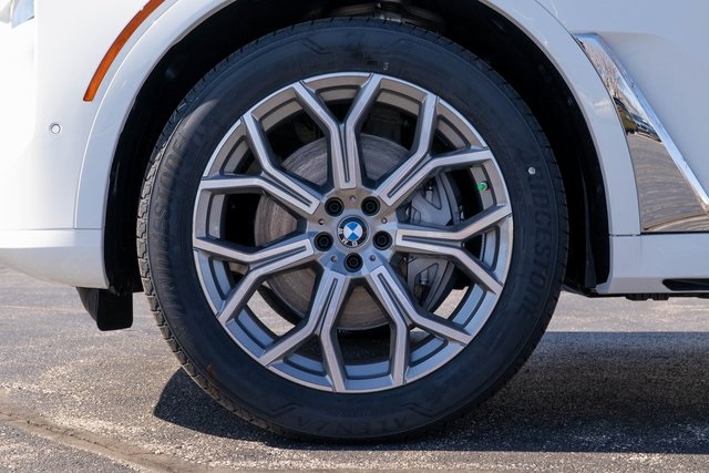 Vehicle image 7 of 36
