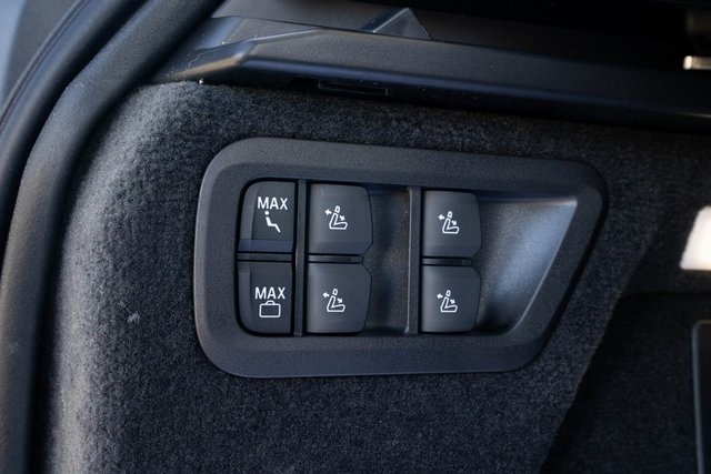 Vehicle image 34 of 36