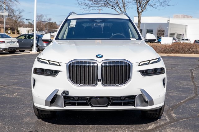 Vehicle image 2 of 36