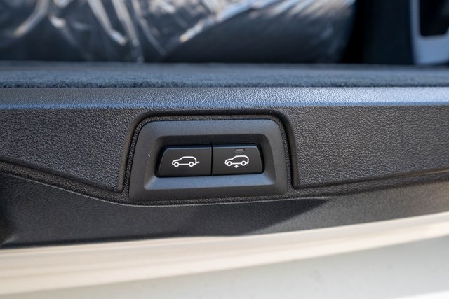 Vehicle image 35 of 36