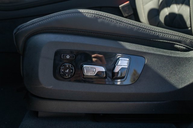 Vehicle image 19 of 36