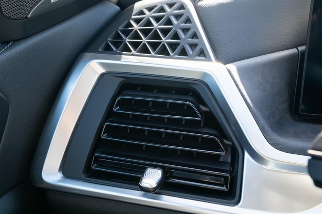 Vehicle image 17 of 36
