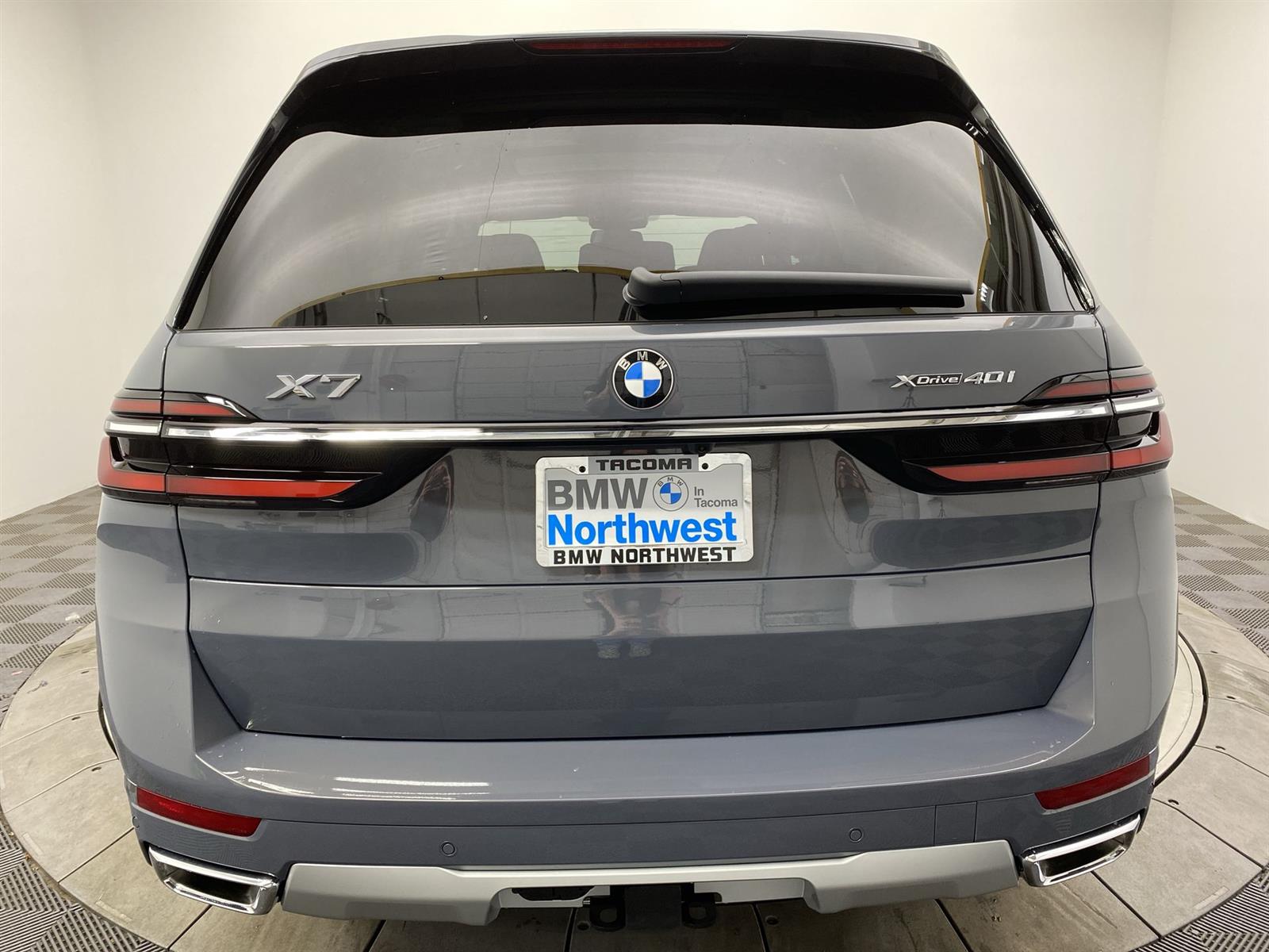 Vehicle image 17 of 31