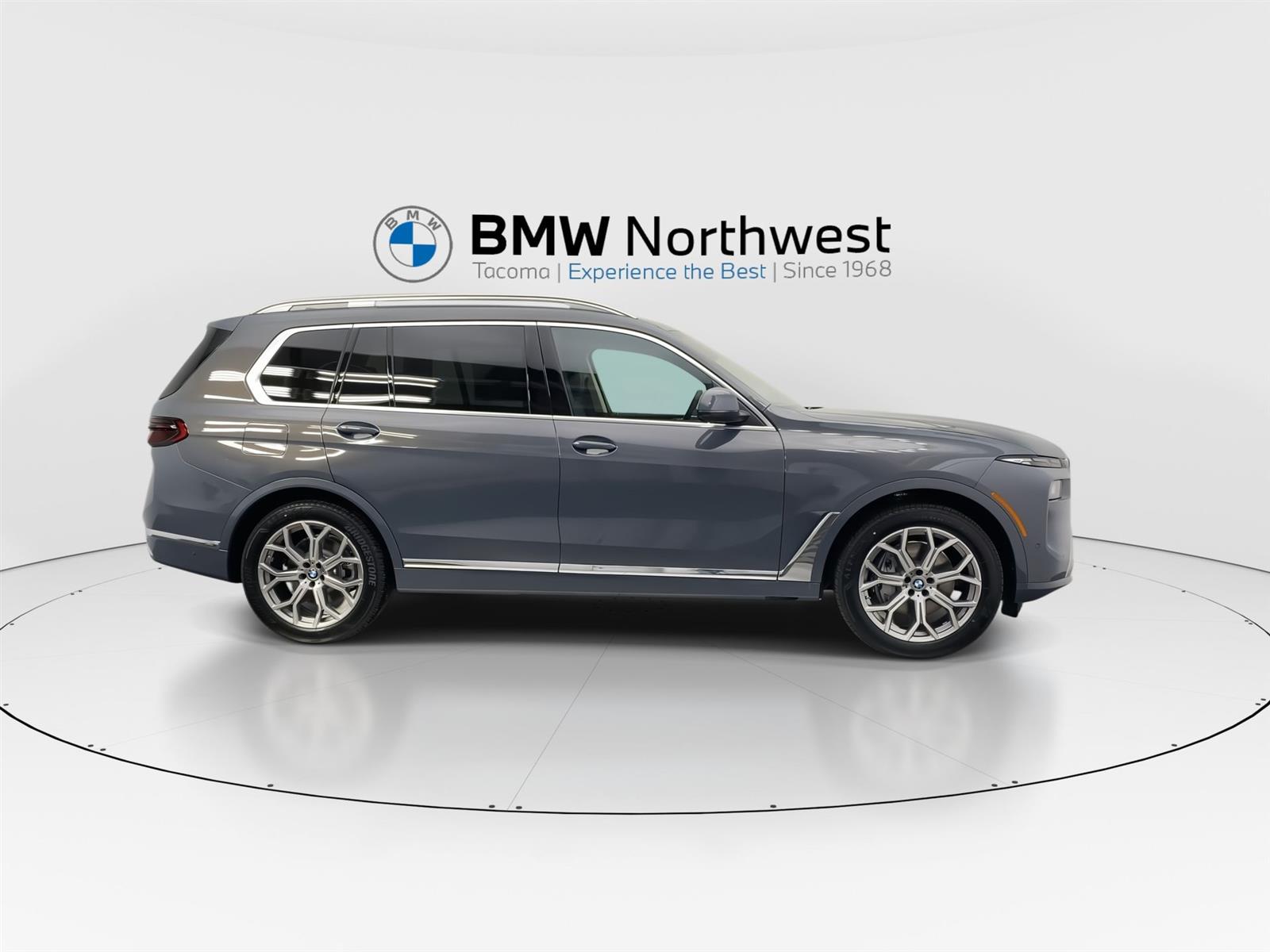 Vehicle image 8 of 31