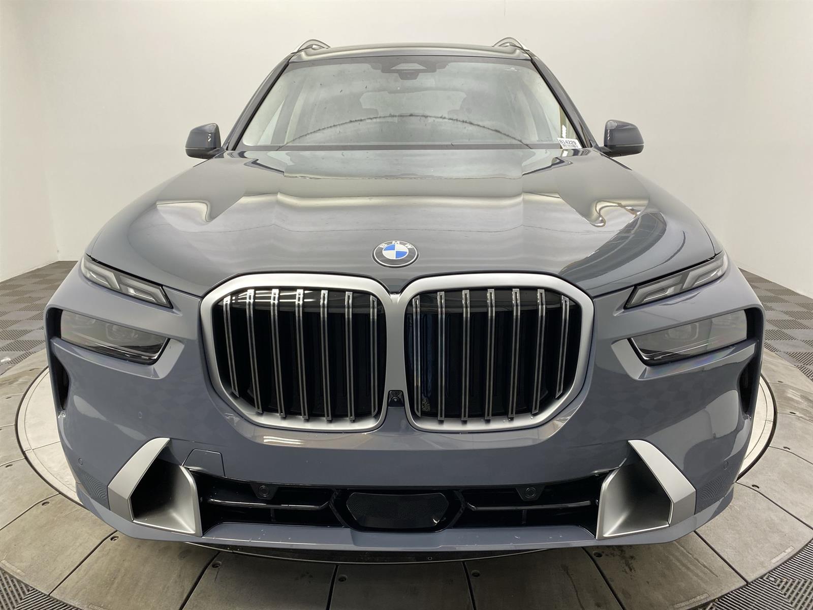 Vehicle image 5 of 31