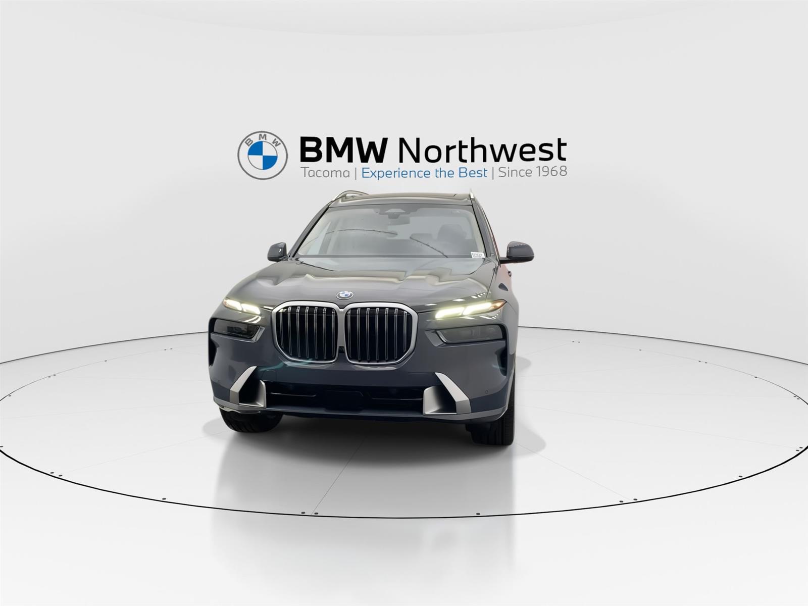 Vehicle image 4 of 31