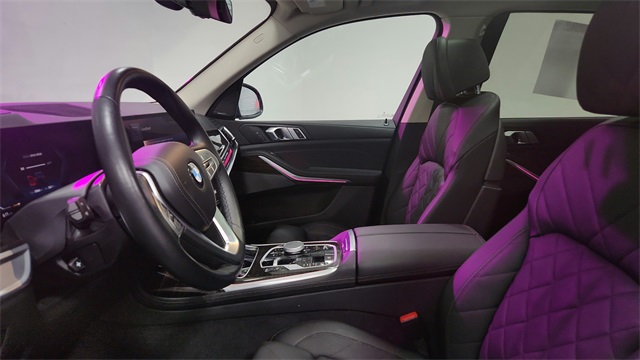 Vehicle image 17 of 36