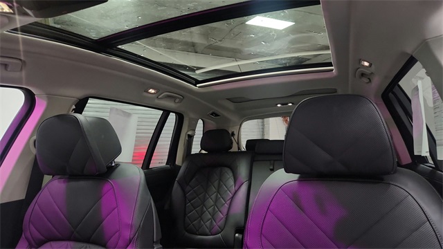 Vehicle image 16 of 36