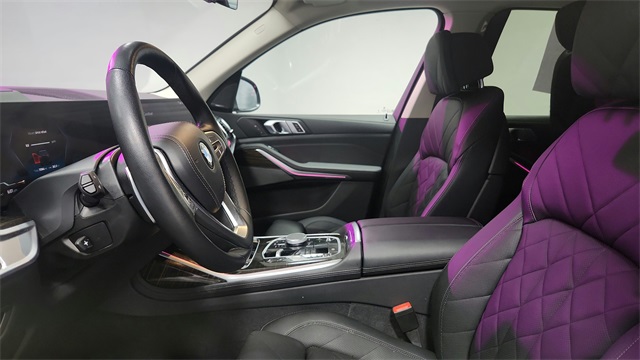 Vehicle image 11 of 36