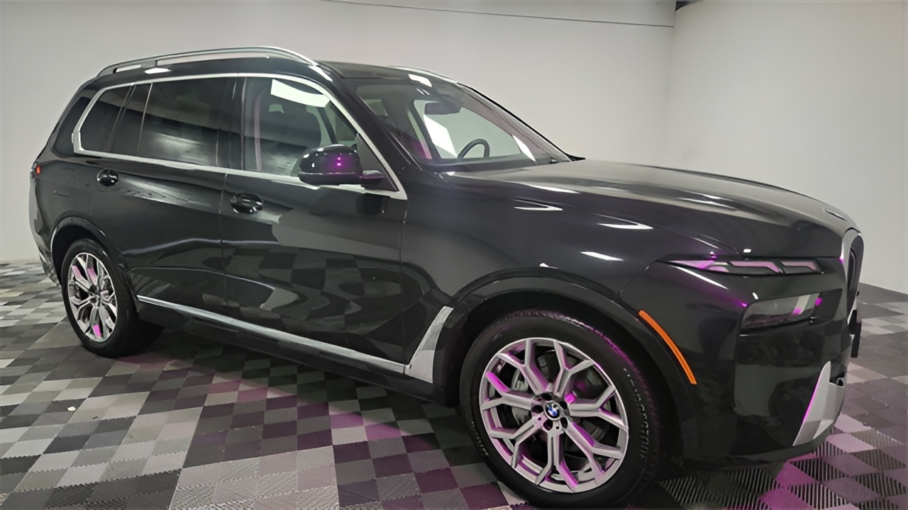 Vehicle image 31 of 36