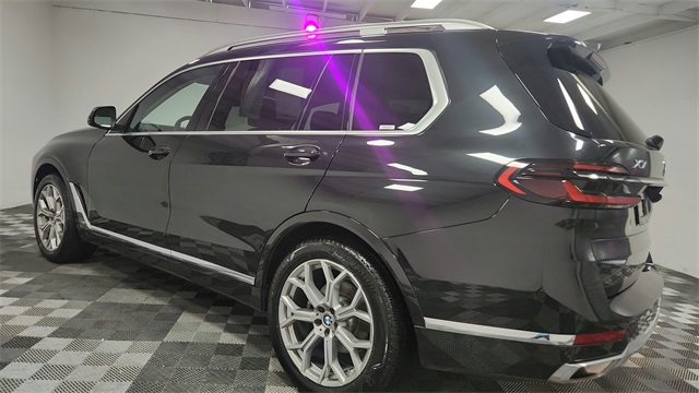Vehicle image 10 of 36