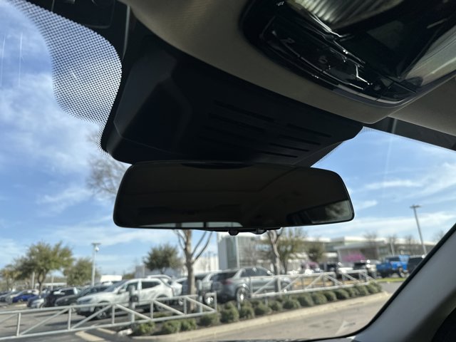 Vehicle image 29 of 37