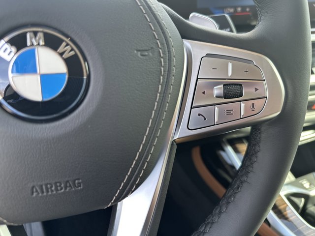Vehicle image 21 of 37