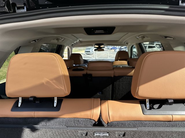 Vehicle image 34 of 37