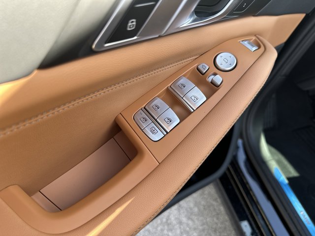 Vehicle image 13 of 37
