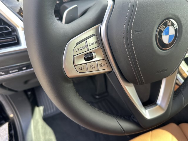 Vehicle image 19 of 37
